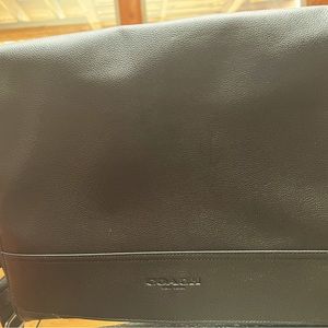 *****SOLD********Coach messaged/laptop bag never used